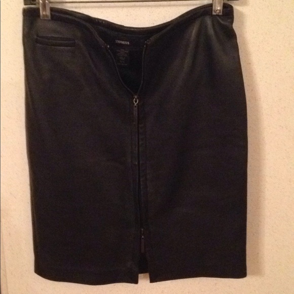 👯 EXPRESS Genuin leather skirt,size 3-4👯 - Picture 2 of 5